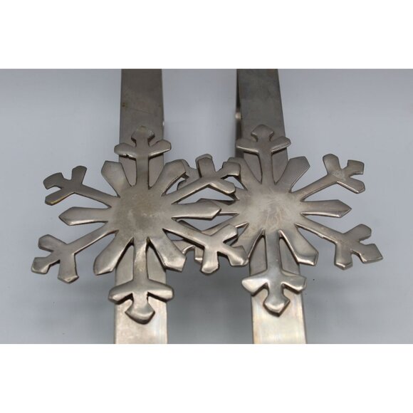 Christmas Wreath Holders Set of 2 Metal Snowflake Winter Decor Over Door 14 Inch - Picture 13 of 13
